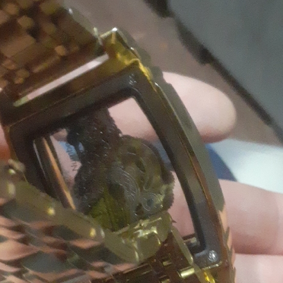 Luxurious Gold Men's Mechanical Watch - Picture 4 of 5